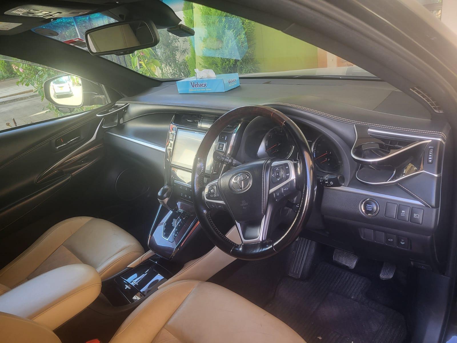 Toyota HARRIER 2016